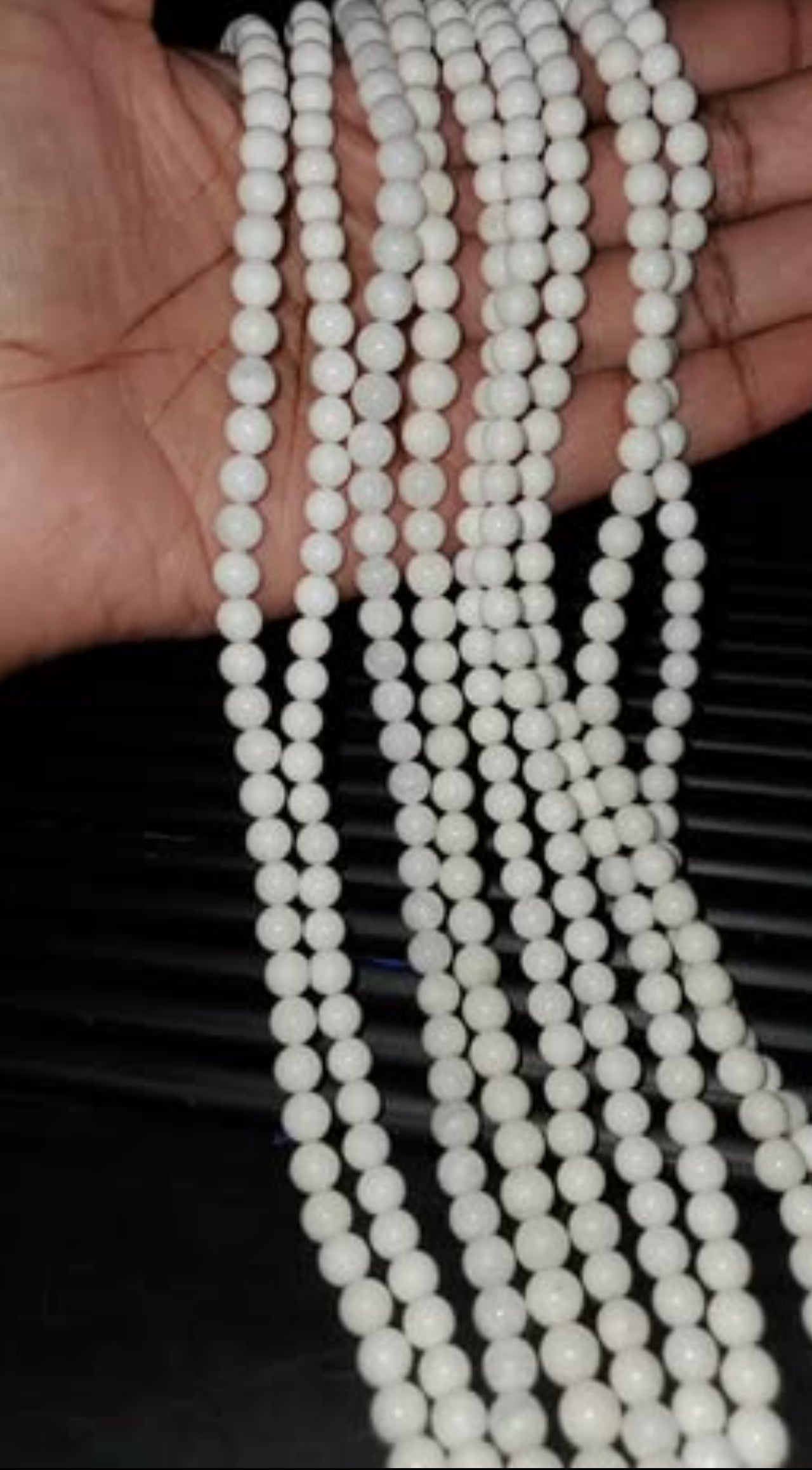 White Onyx, round bead natural 15.5-16 inch 5mm (price per strand)